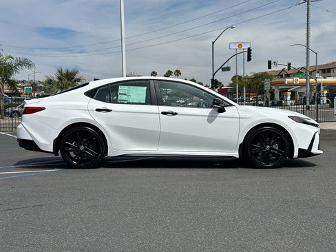 New 2026 Toyota Camry Hybrid image 6
