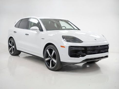 New 2026 Porsche Cayenne Turbo image 8