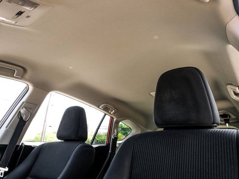 Used 2017 Toyota RAV4 LE FWD image 30