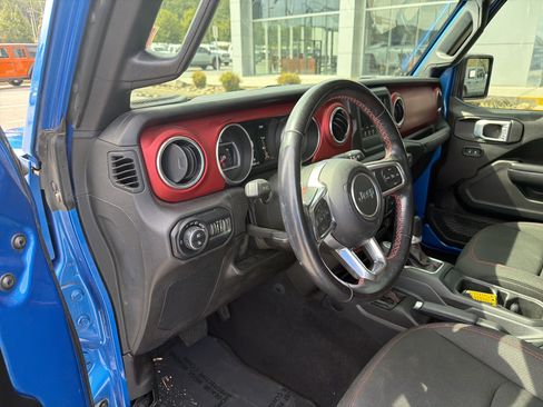 Used 2021 Jeep Gladiator Rubicon w/ Trailer Tow Package AWD/4WD image 17