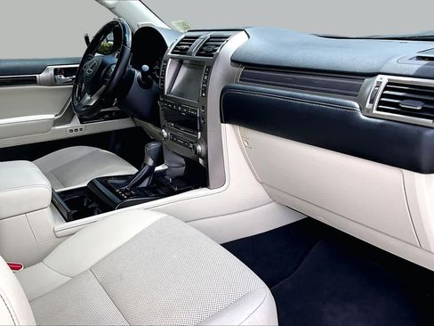 Used 2020 Lexus GX 460 Premium w/ Premium Package AWD/4WD image 19