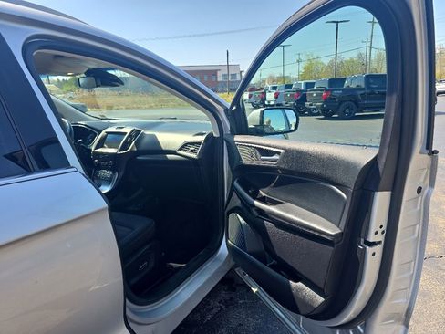 Used 2019 Ford Edge SEL AWD/4WD image 37