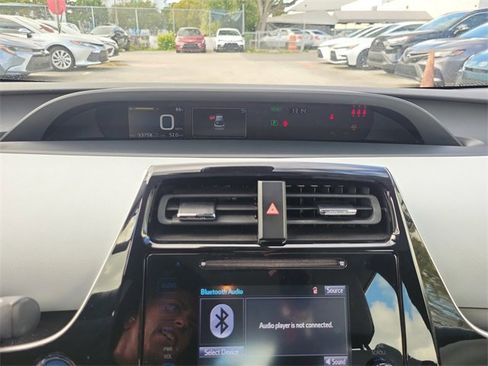 Used 2019 Toyota Prius LE image 17