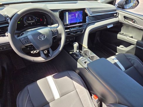 Used 2026 Toyota Camry SE image 7