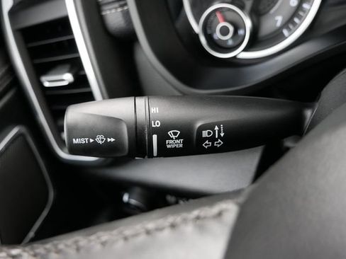 Used 2019 RAM 1500 Laramie AWD/4WD image 29