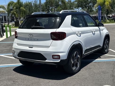 New 2025 Hyundai Venue Limited image 6