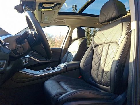 Used 2023 BMW X7 xDrive40i w/ Premium Package image 13