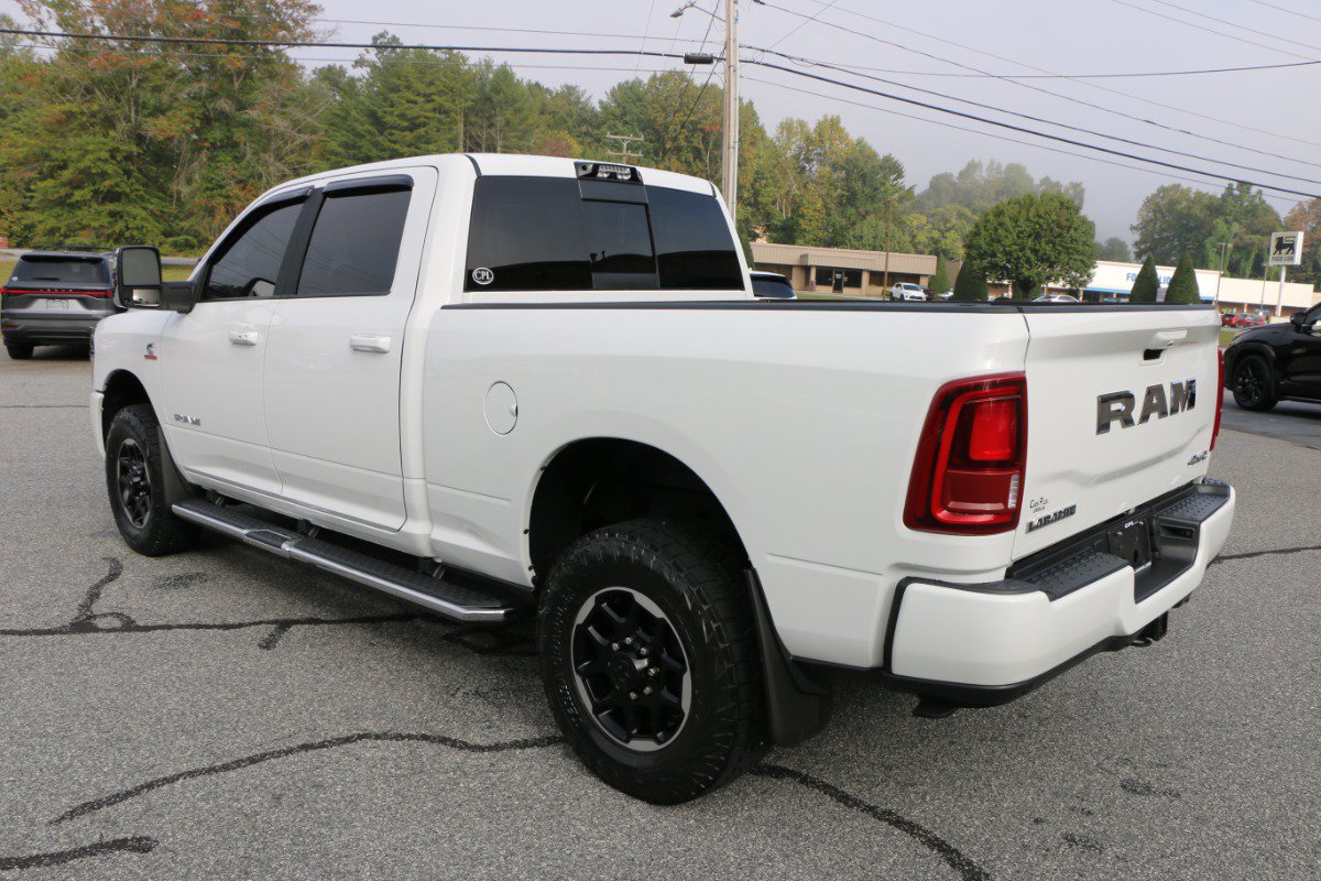 Used 2025 RAM 2500 Laramie AWD/4WD image 3