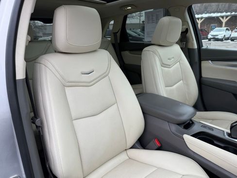 Used 2018 Cadillac XT5 Luxury w/ Driver Awareness Package FWD image 26