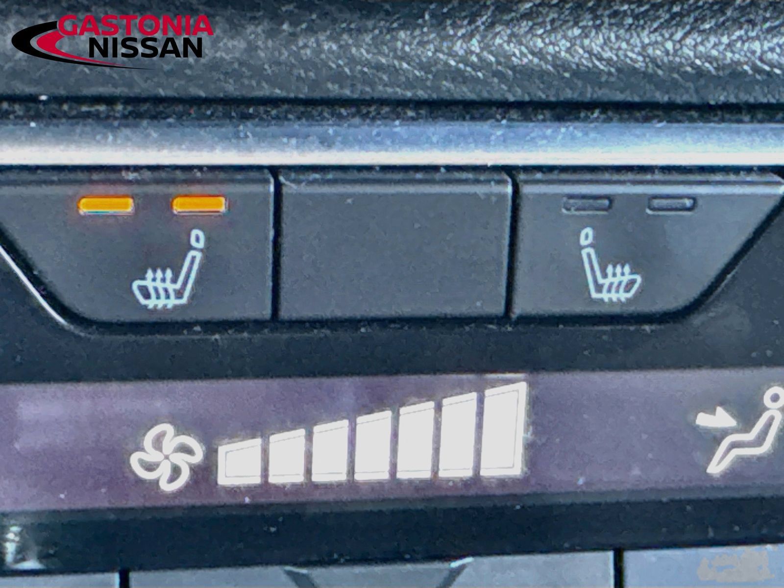 Used 2025 Nissan Sentra SR FWD image 26