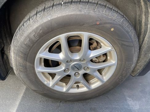Used 2023 Chrysler Pacifica Touring-L FWD image 3