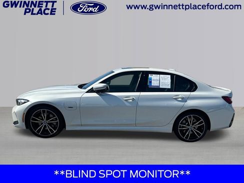 Used 2023 BMW 330e RWD image 8