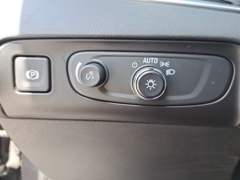 Used 2020 Buick Enclave Essence w/ Sound and Sites Package AWD/4WD image 26