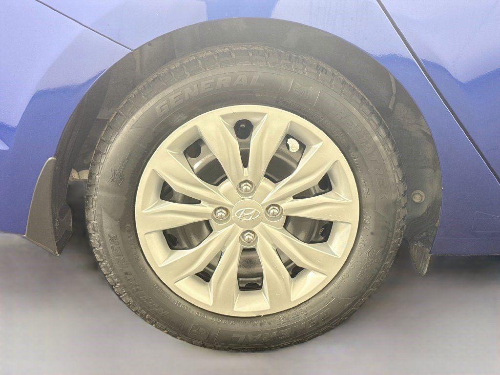 Used 2020 Hyundai Accent SE FWD image 30