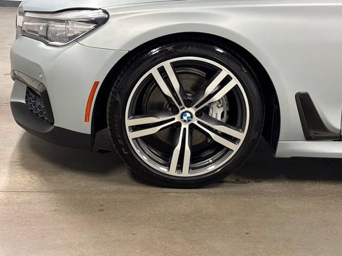 Used 2018 BMW 740i xDrive AWD/4WD image 11