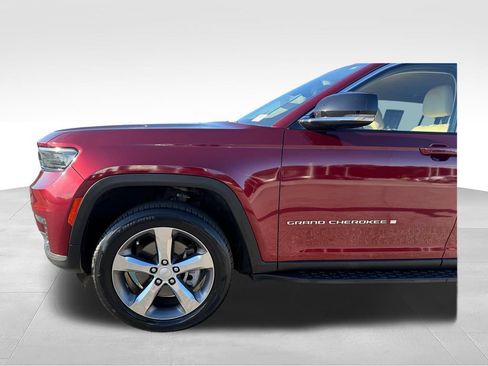 Used 2022 Jeep Grand Cherokee L Limited AWD/4WD image 22