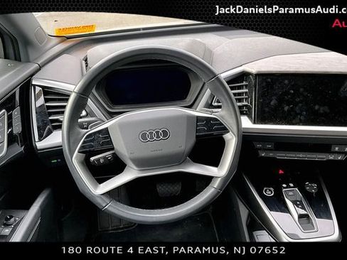 Used 2024 Audi Q4 e-tron Premium image 5