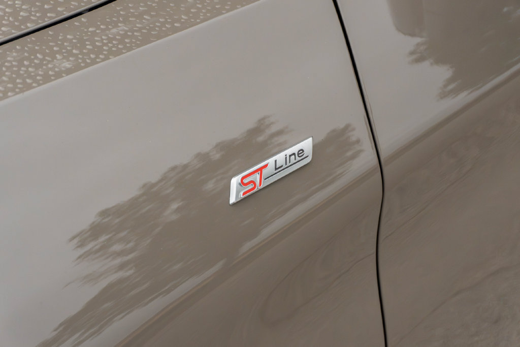 New 2027 Ford Explorer ST-Line w/ Premium Package RWD image 3