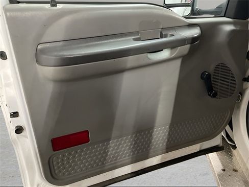 Used 2004 Ford F550 4x4 Regular Cab Super Duty image 26