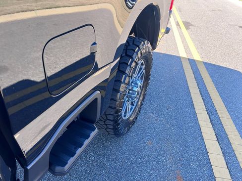 Used 2023 Ford F250 Limited image 21