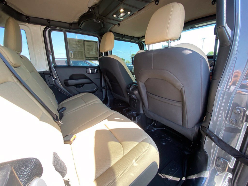 Used 2022 Jeep Wrangler Unlimited Sahara AWD/4WD image 23