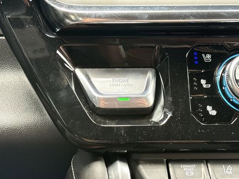 New 2026 GMC Sierra 2500 Denali Ultimate w/ LPO, Black Badging Package image 26