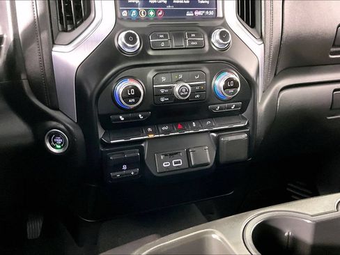 Used 2020 GMC Sierra 1500 SLE w/ SLE Value Package RWD image 9
