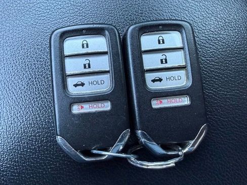 Used 2018 Honda Accord Sport image 11