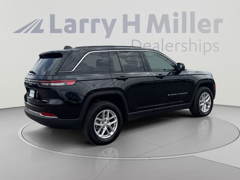 Used 2024 Jeep Grand Cherokee Laredo X RWD image 5