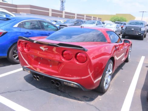 Used 2005 Chevrolet Corvette Coupe w/ Preferred Equipment Group RWD image 3