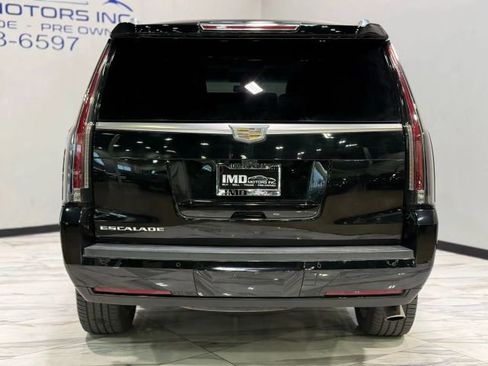 Used 2017 Cadillac Escalade Premium Luxury image 7