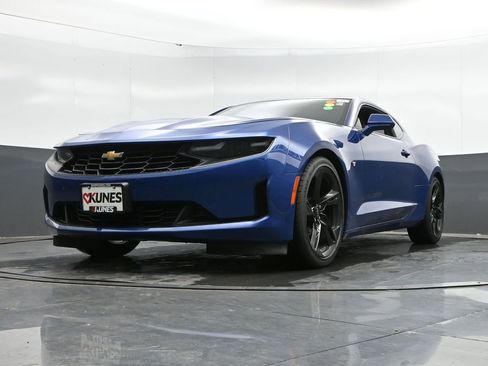 Used 2020 Chevrolet Camaro LT RWD image 42