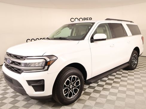 Used 2024 Ford Expedition Max XLT image 11