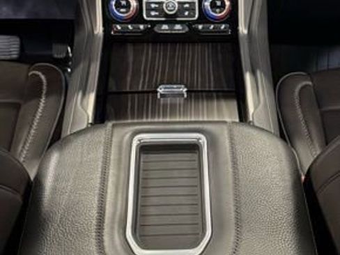 Used 2024 GMC Yukon Denali w/ Denali Reserve Package image 20