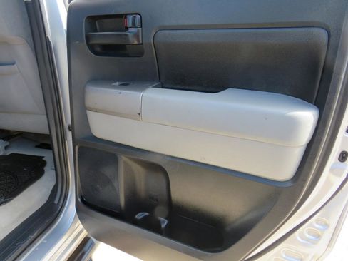 Used 2011 Toyota Tundra 4x4 Double Cab w/ Tow Pkg image 34