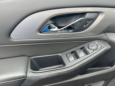 Used 2020 Chevrolet Traverse LT FWD image 20