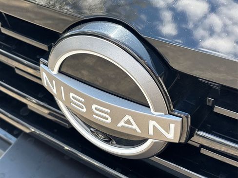 Used 2025 Nissan Kicks SR AWD/4WD image 14
