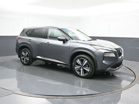 Used 2023 Nissan Rogue SL w/ SL Premium Package image 7