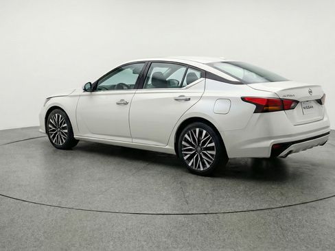 Used 2025 Nissan Altima 2.5 SV image 6