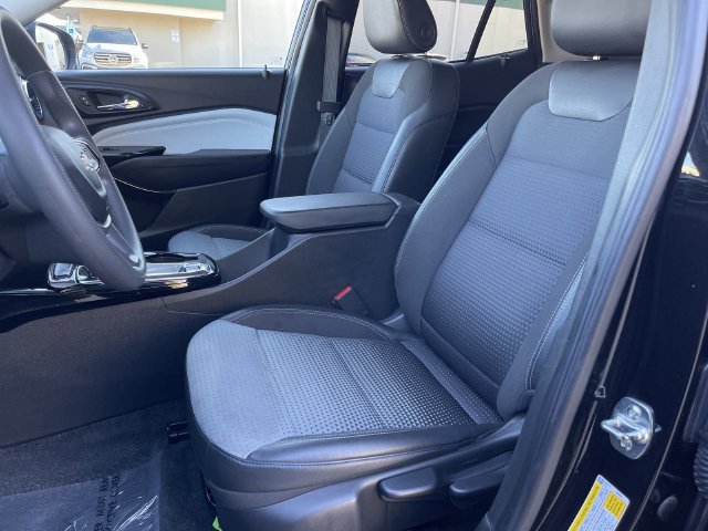 Used 2025 Chevrolet Trax LT FWD image 11
