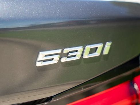 Used 2022 BMW 530i w/ Convenience Package RWD image 13