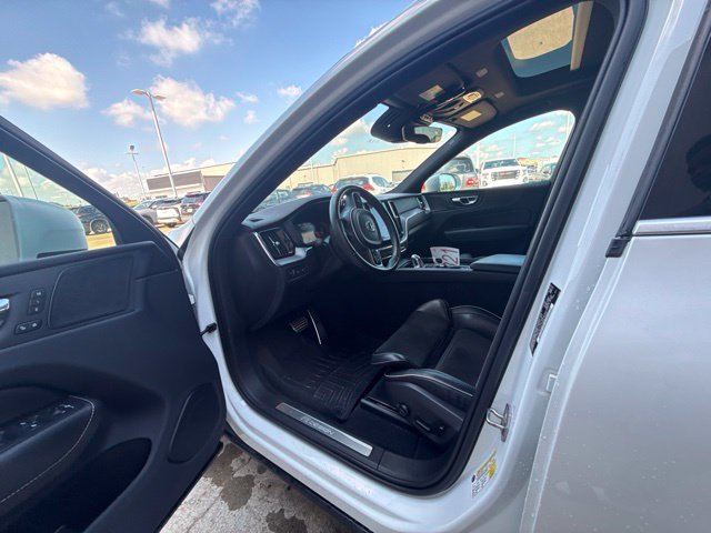 Used 2019 Volvo XC60 T8 R-Design w/ Advanced Package AWD/4WD image 8