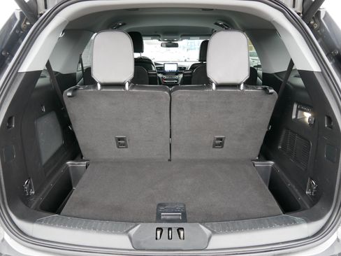 Used 2020 Ford Explorer Limited w/ Class III Trailer Tow Package image 18