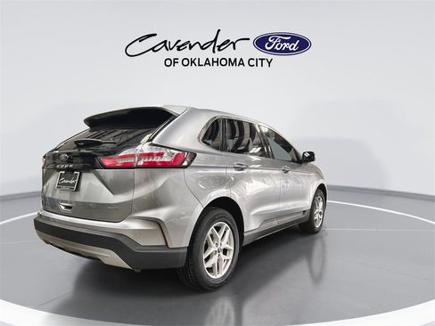 Used 2024 Ford Edge SEL image 8