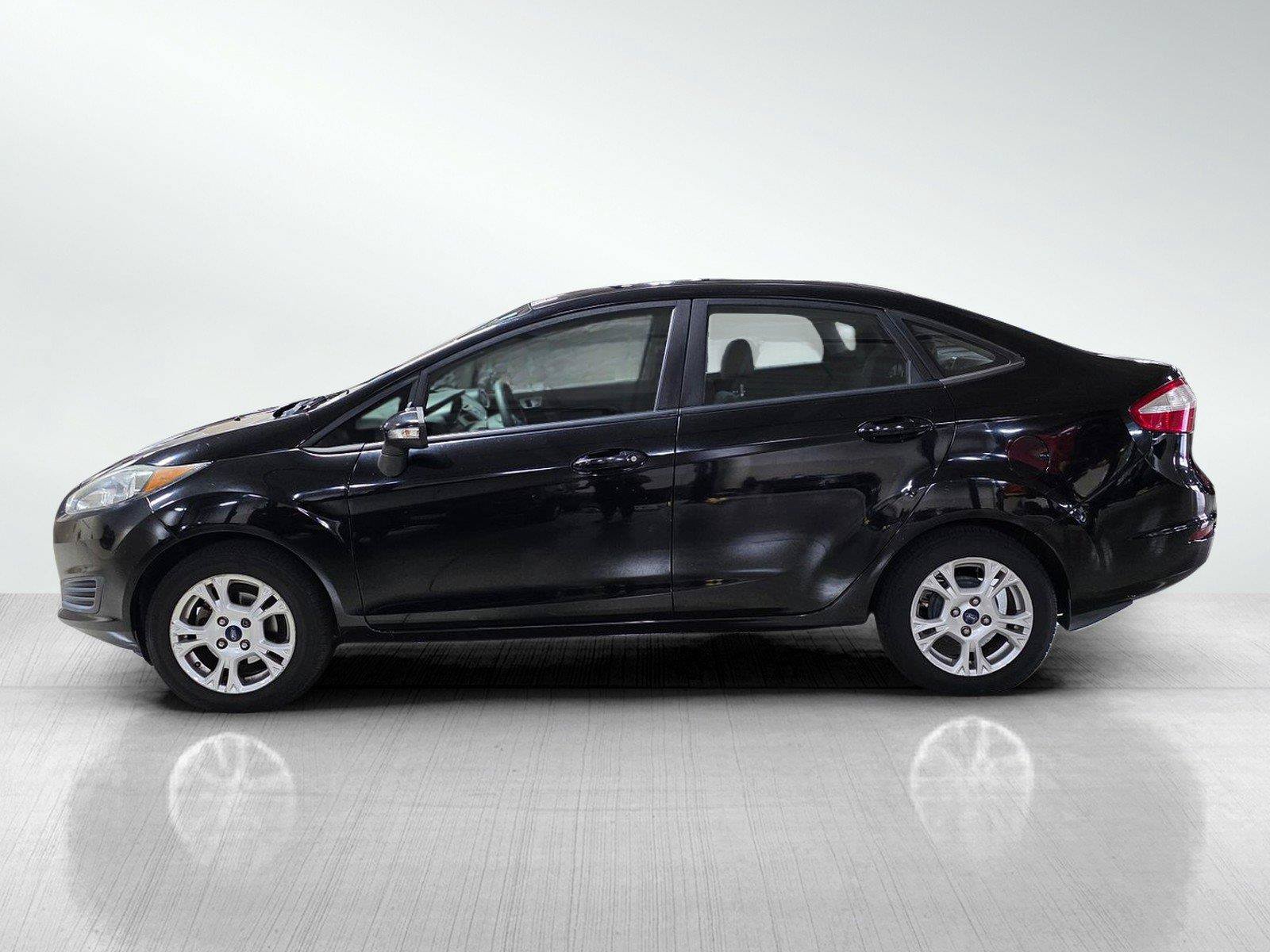 Used 2016 Ford Fiesta SE FWD image 4