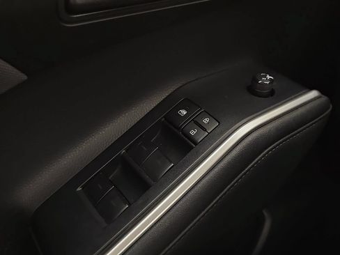 Used 2023 Toyota Highlander L FWD image 26