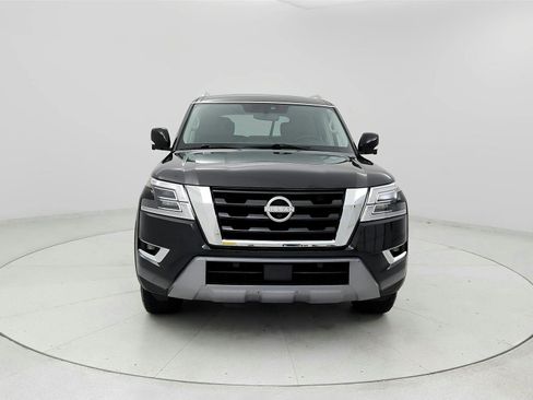 Used 2024 Nissan Armada SL w/ Captain's Chairs Package RWD image 8