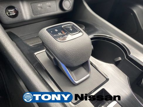 Used 2025 Nissan Rogue SV FWD image 17