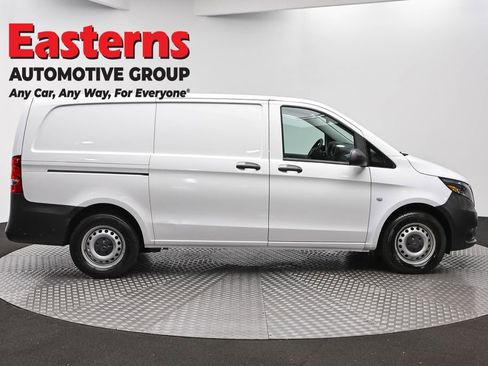 Used 2022 Mercedes-Benz Metris image 4