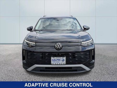 Certified 2025 Volkswagen Tiguan S w/ 18" Wheel Package AWD/4WD image 8